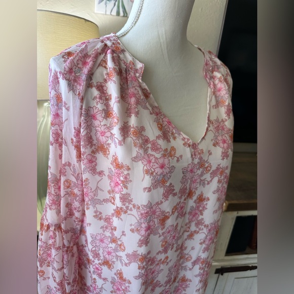 Women's blouse - Picture 2 of 10